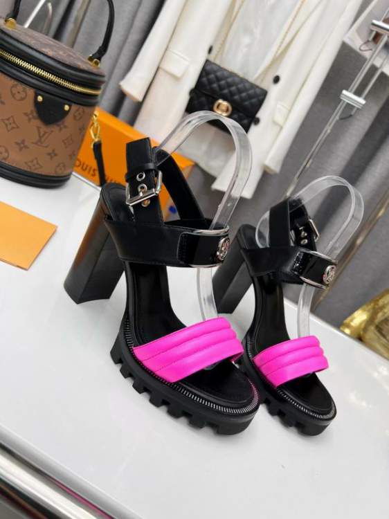 Picture of Louis Vuitton Shoes _SKULVsz34-429cmmnf050613637